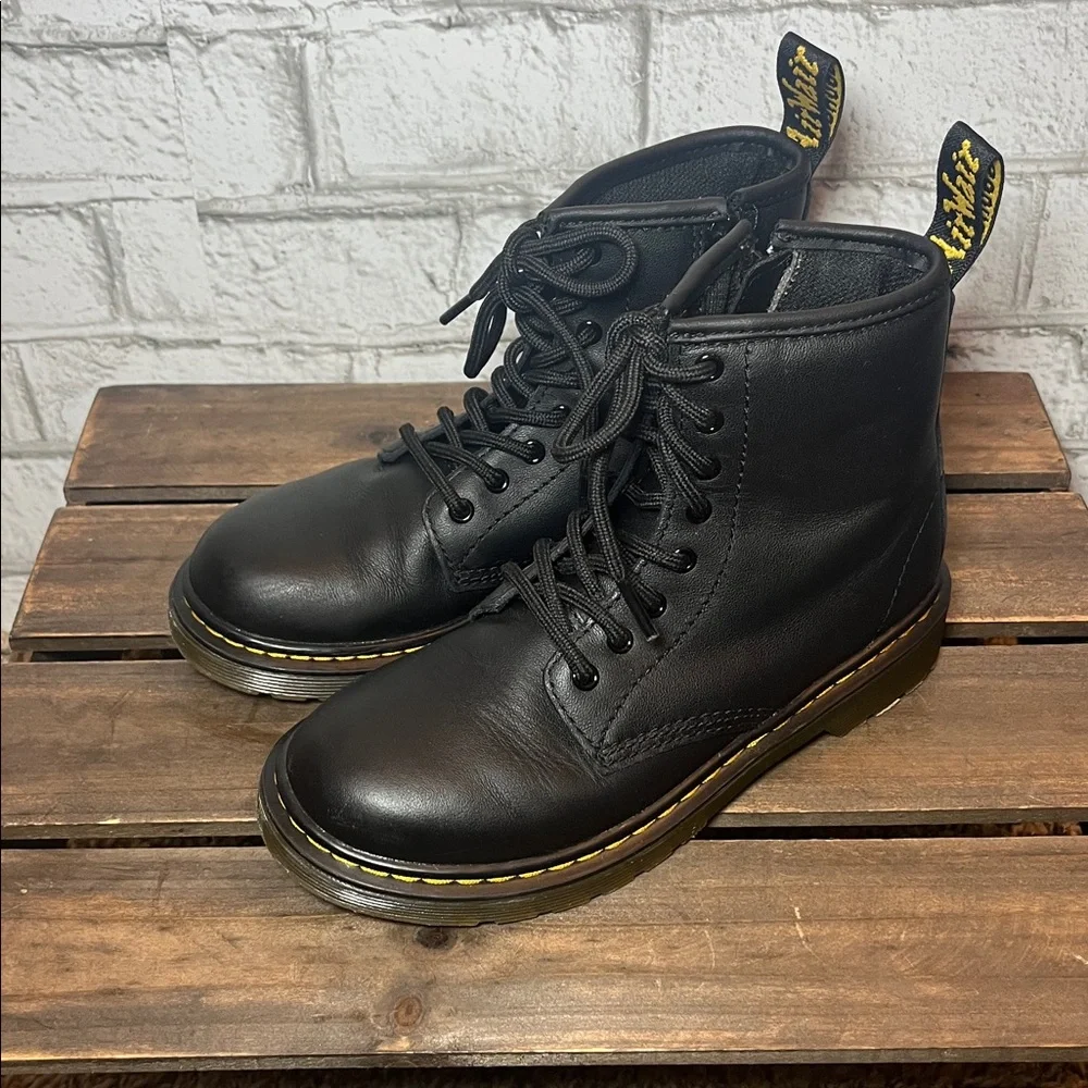 Dr Martens 1460 junior softy T leather lace up boots size 2